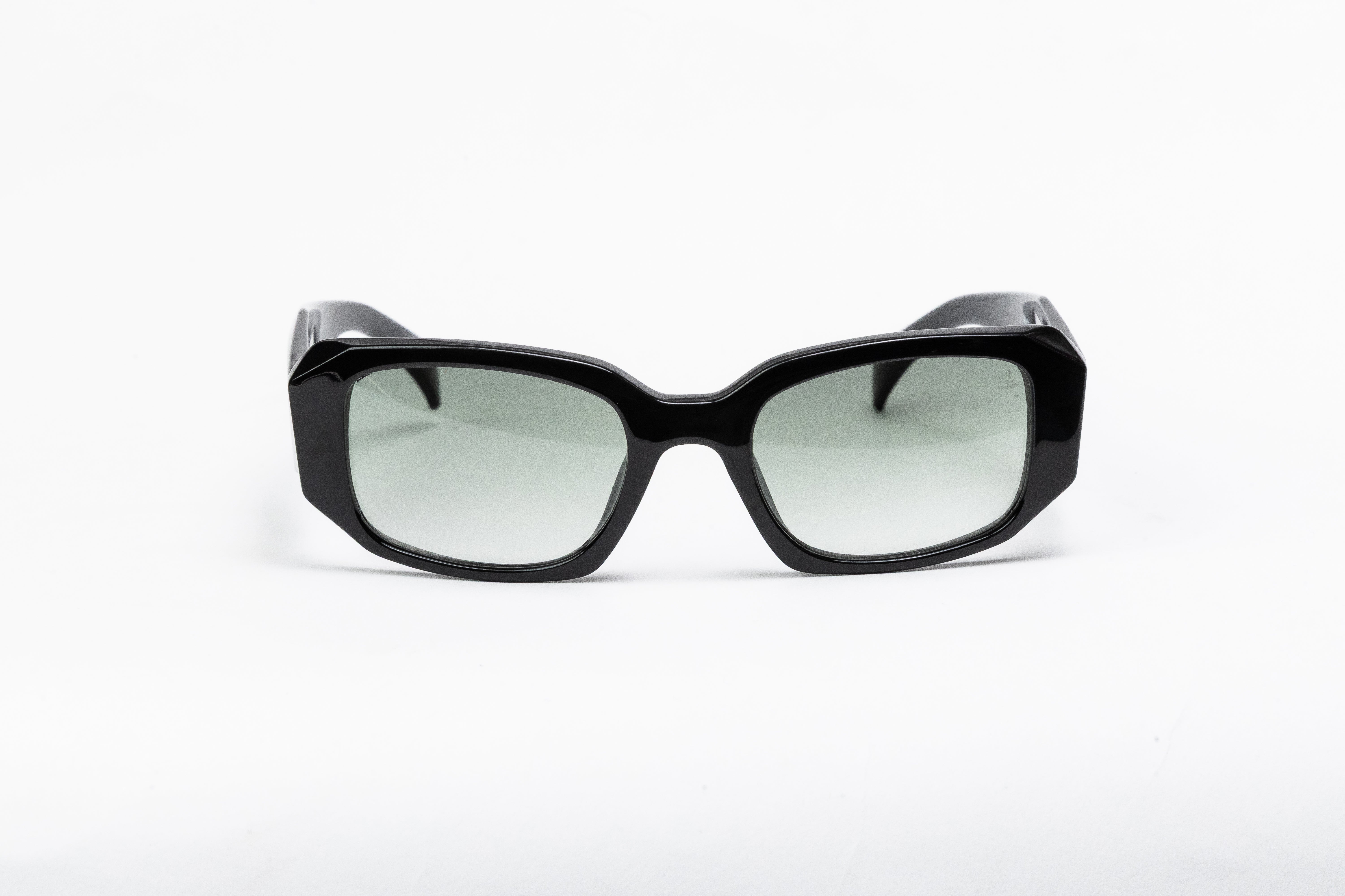 Ellis in Black on Green